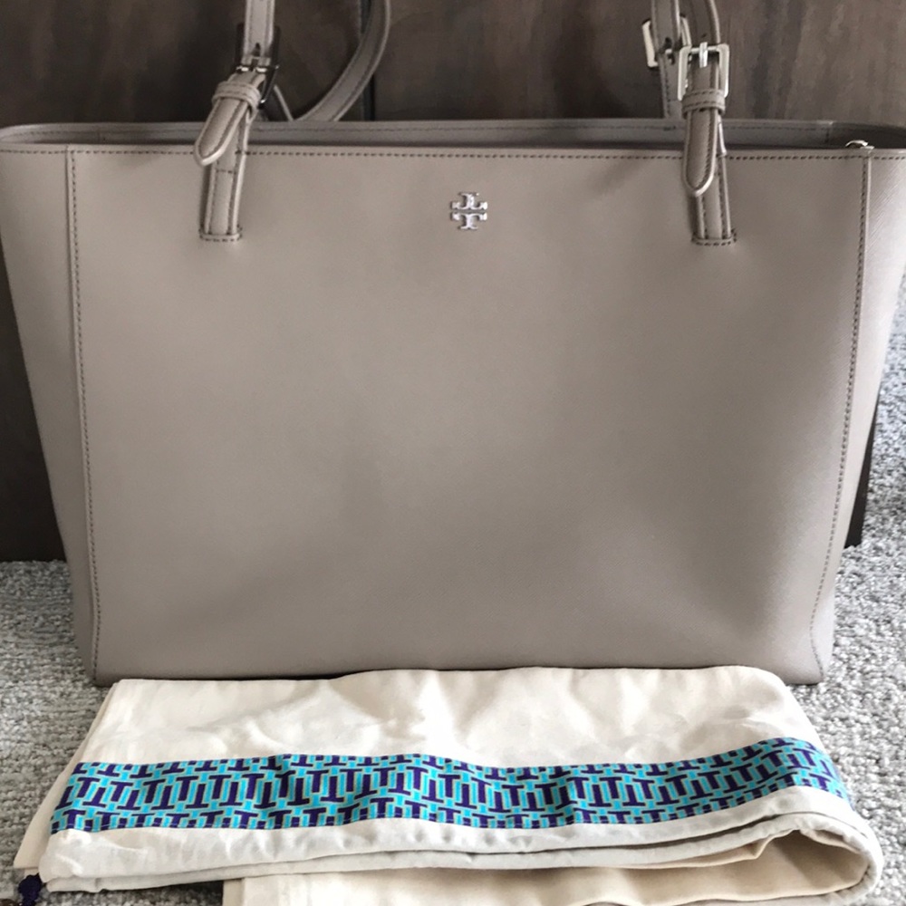 Tory Burch York Buckle Tote - Gray